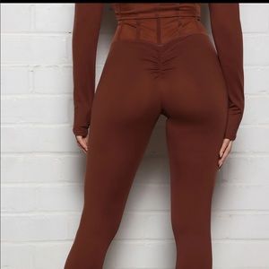 Super comfortable corset style workout set. Includes crop top and leggings